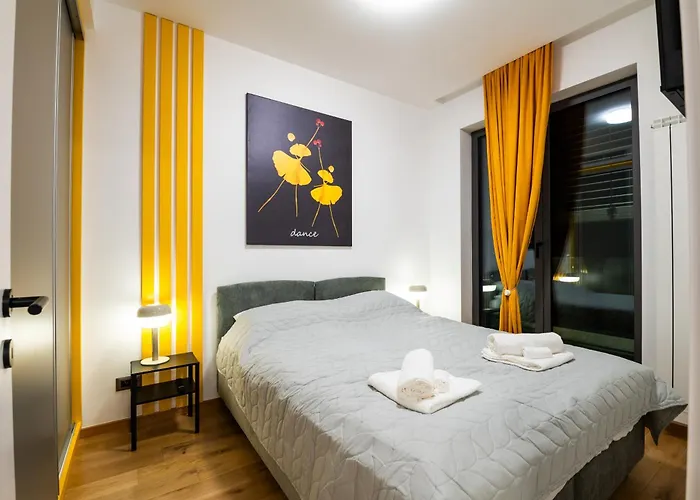 Center - The Port With Terrace & Garage Apartament *