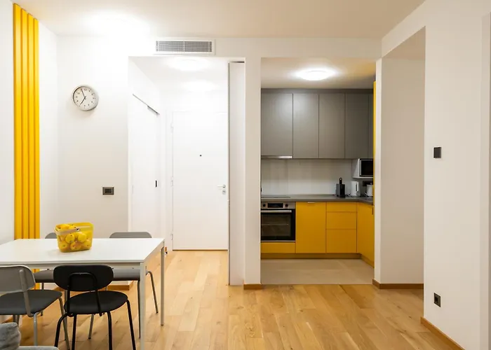 Center - The Port With Terrace & Garage