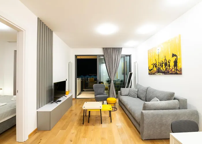 Apartament Center - The Port With Terrace & Garage