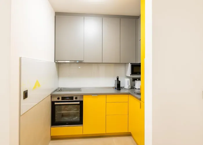 Center - The Port With Terrace & Garage