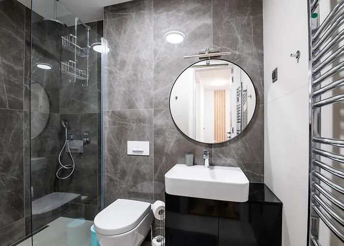 Center - The Port With Terrace & Garage *